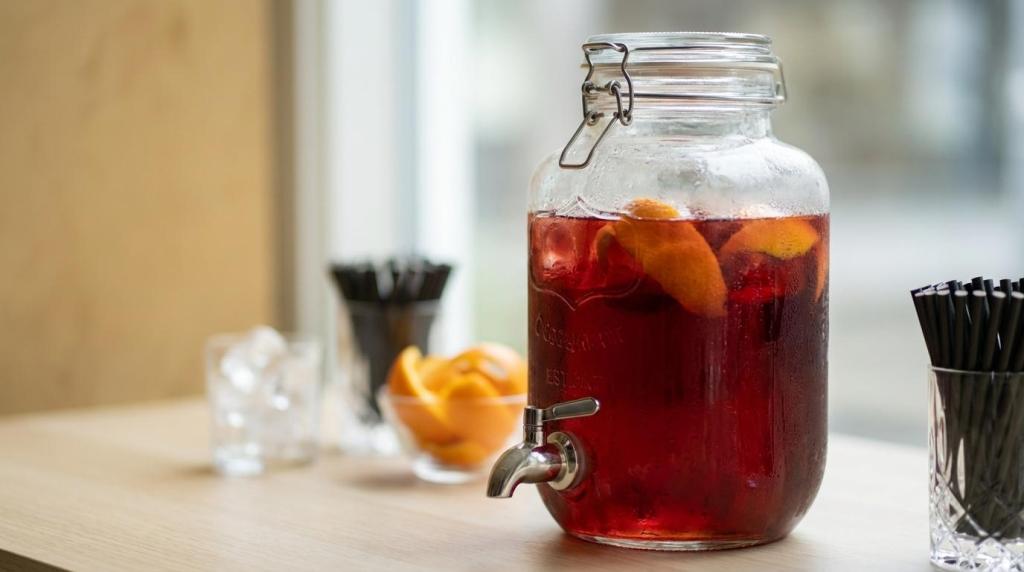 Opskriftsfrit: 10 klassiske cocktails der fungerer i dispenser (med konkrete forslag)
